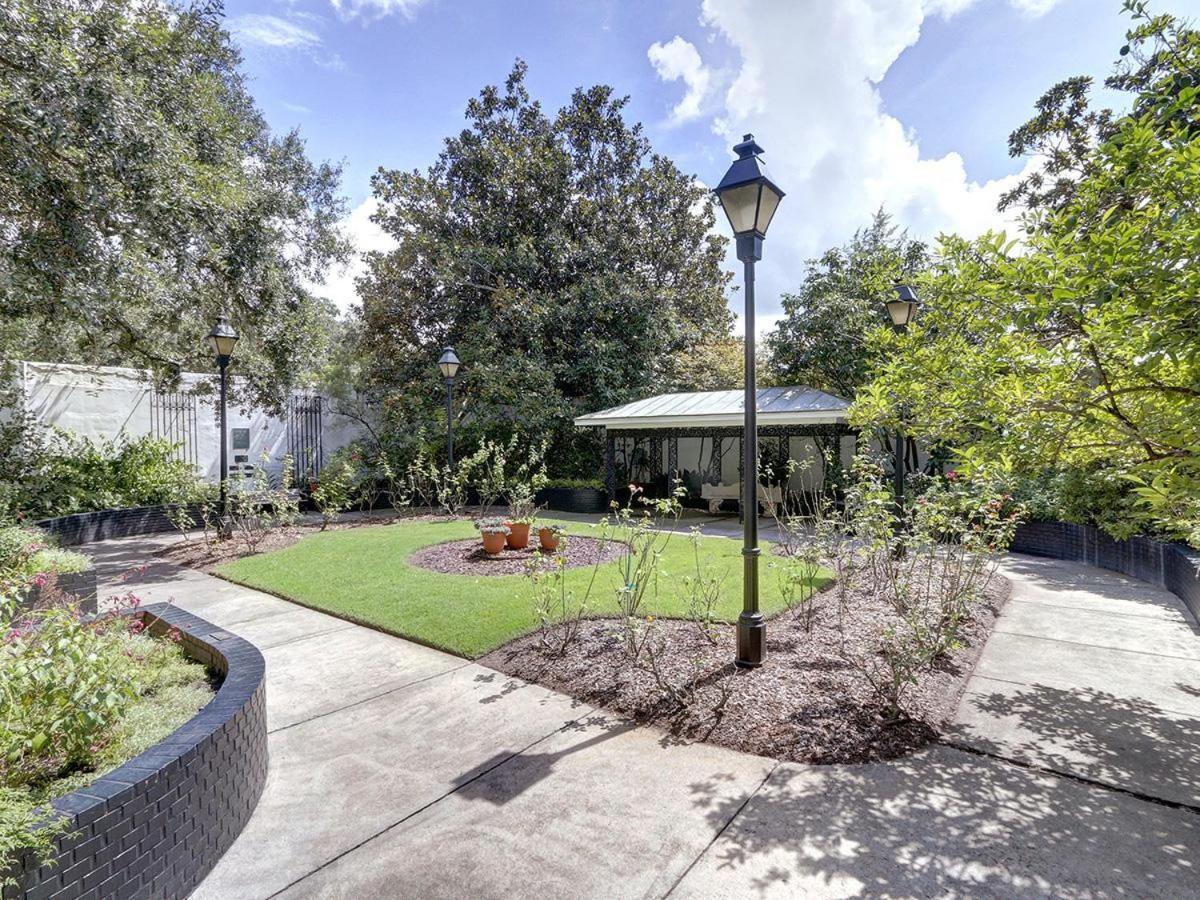 Gordon Inn Azalea Savannah Exterior photo