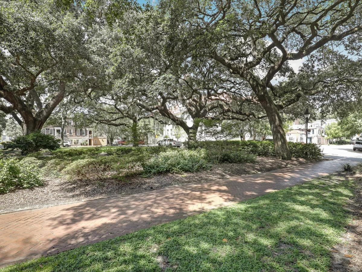 Gordon Inn Azalea Savannah Exterior photo