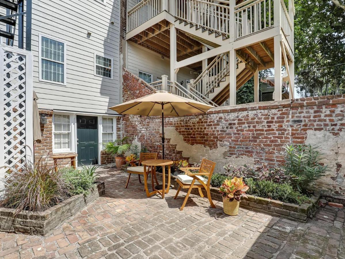 Gordon Inn Azalea Savannah Exterior photo