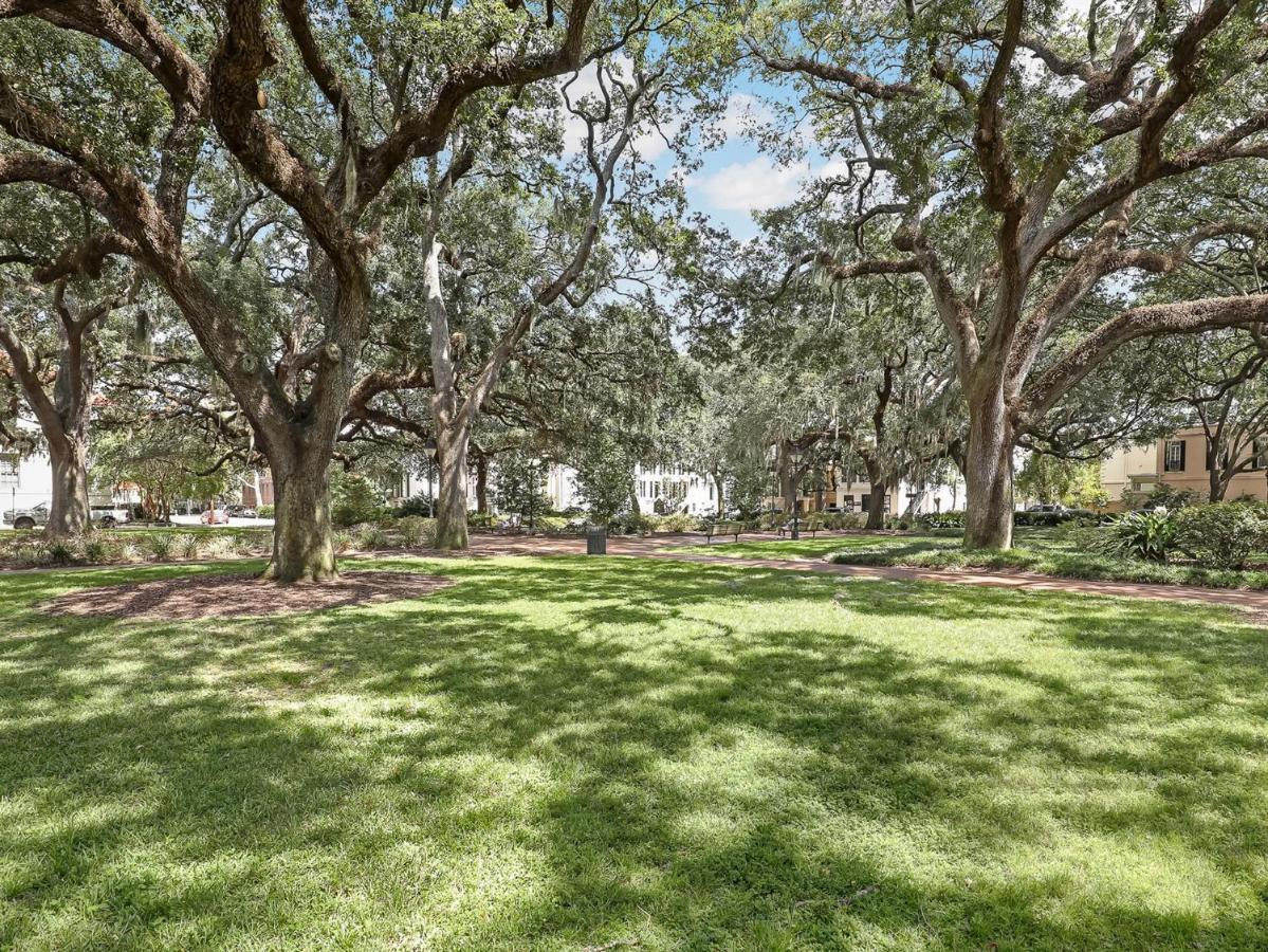 Gordon Inn Azalea Savannah Exterior photo